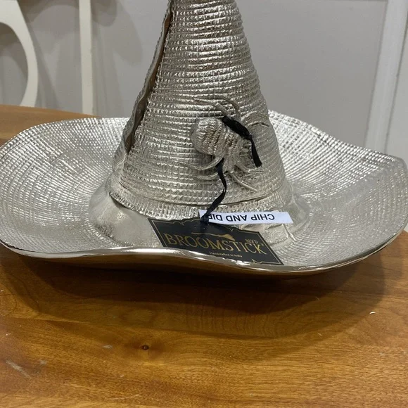 NWT.  Broomstick Blvd., witche’s hat, metal, chip and dip tray. - Picture 13 of 15